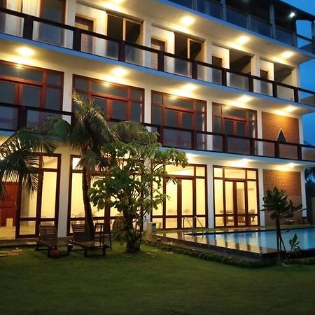 Hi Win Hotel Chilaw Buitenkant foto