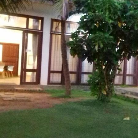 Hi Win Hotel Chilaw Buitenkant foto