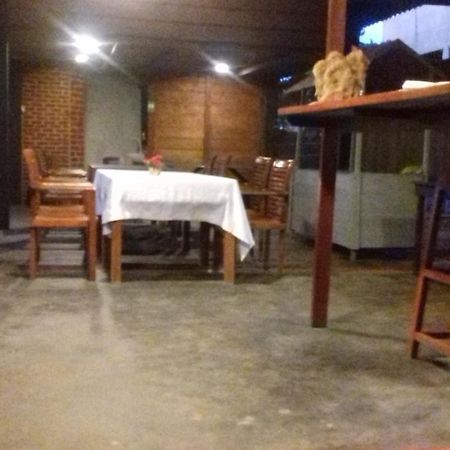 Hi Win Hotel Chilaw Buitenkant foto