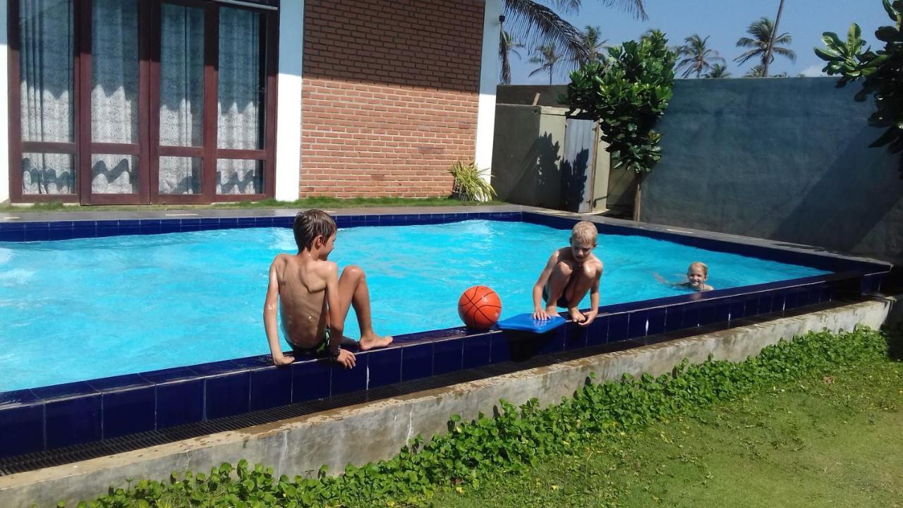 Hi Win Hotel Chilaw Buitenkant foto