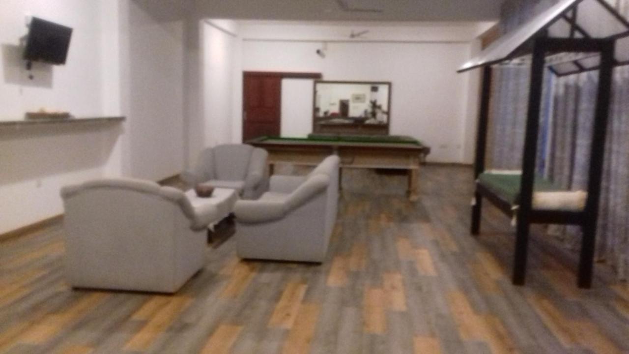 Hi Win Hotel Chilaw Buitenkant foto