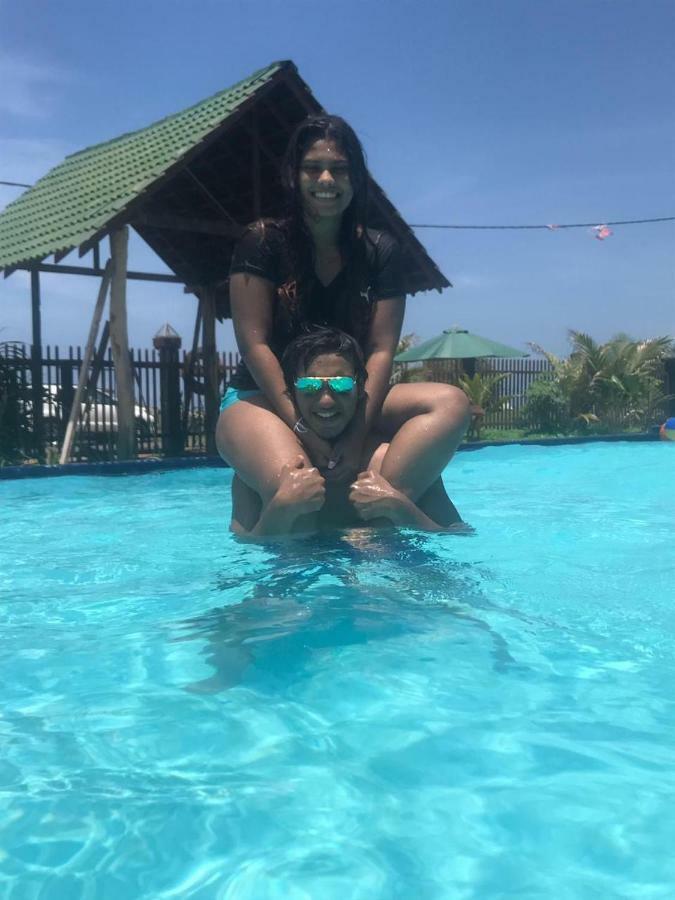 Hi Win Hotel Chilaw Buitenkant foto